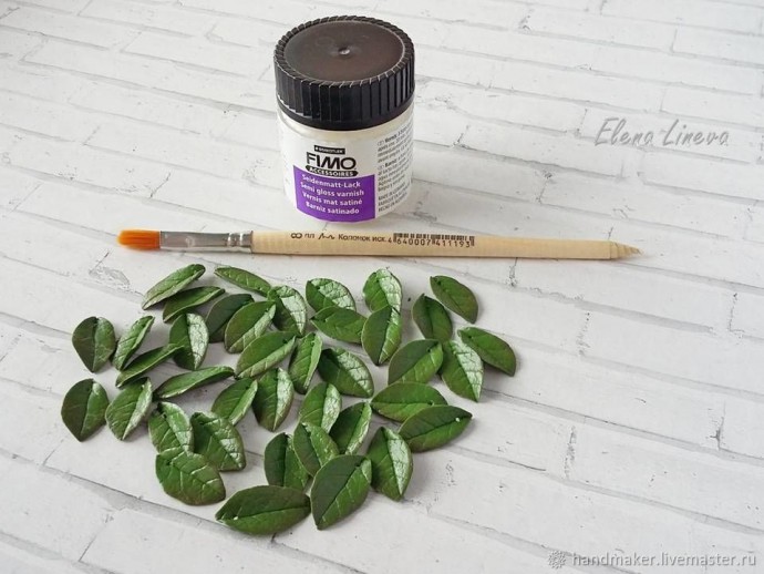 Ягоды земляники и черники