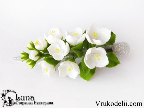 Заколка "Ветка жасмина" из полимерной глины