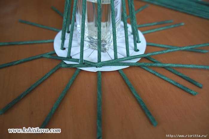 ​Елочка из бумажной лозы
