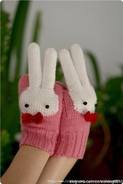 Вяжем перчатки с зайчиками