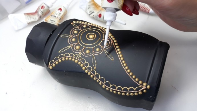 Точечная роспись на банке