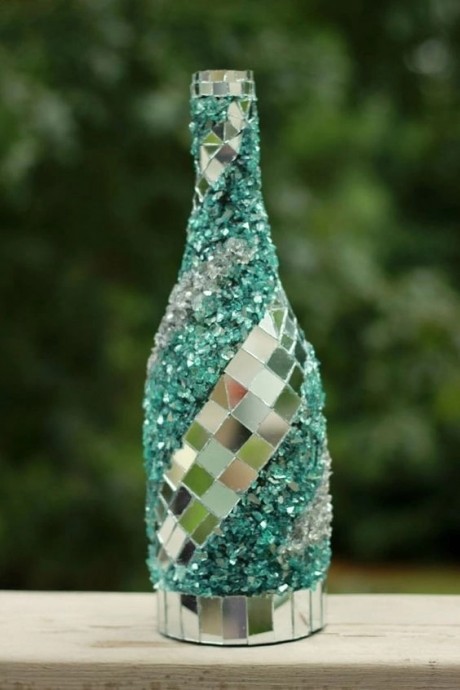 ​Идеи декорирования бутылок мозаикой