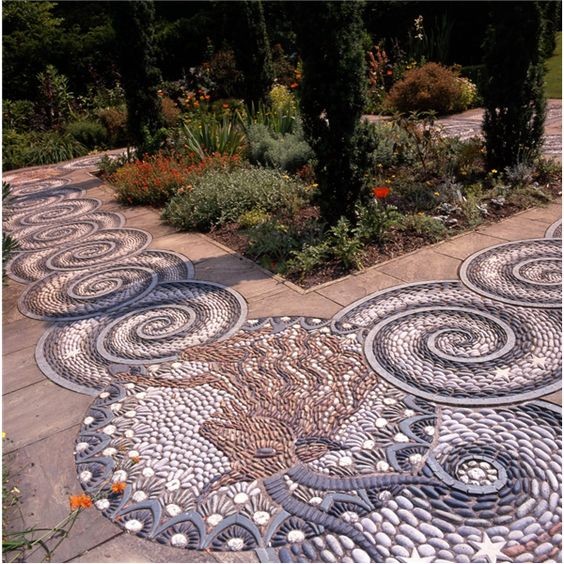 Красивая мозаика: идеи садовых дорожек