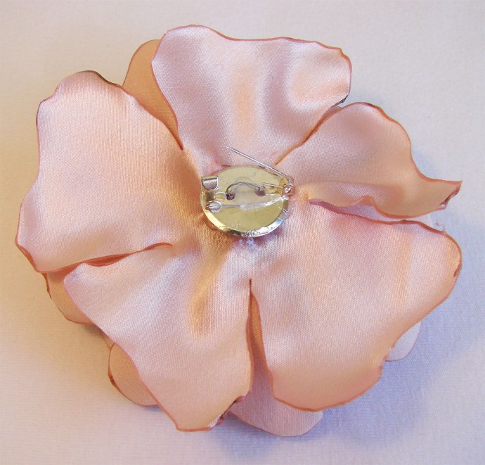 Текстильная брошь "Пиончик"