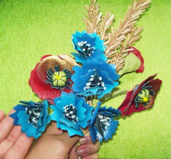 Картина из кожи "Маки"