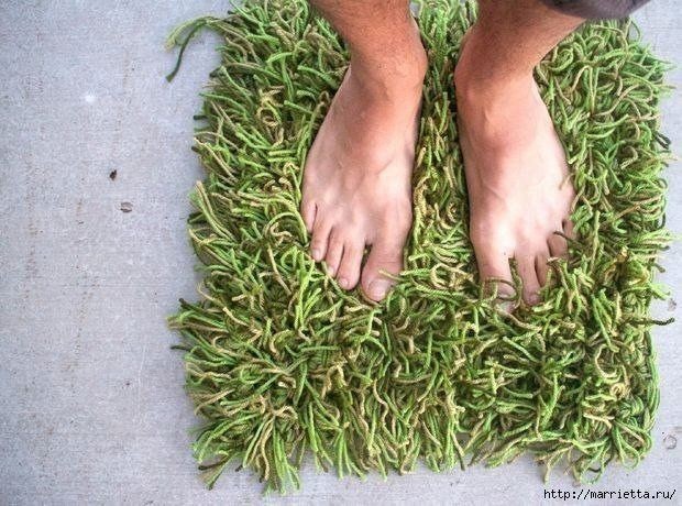 Очень симпатичный коврик в виде травы