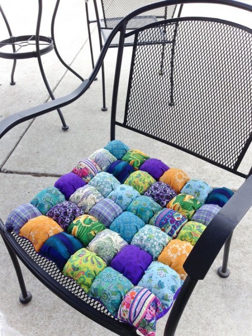 Декоративная подушка из маленьких подушечек