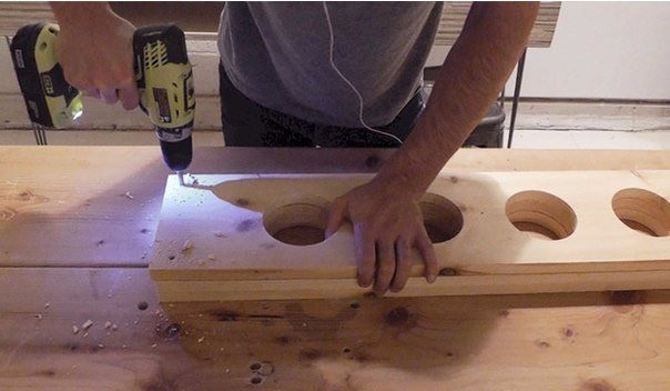 Деревянная полочка для цветов Деревянная полочка для цветов