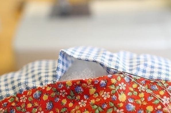 Мягкая сидушка из остатков ткани