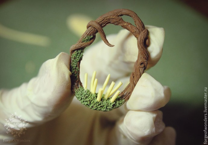 Кулон с грибами из полимерной глины Кулон с грибами из полимерной глины