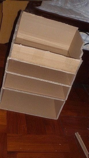 Тумбочка из картона для хранения мелочей