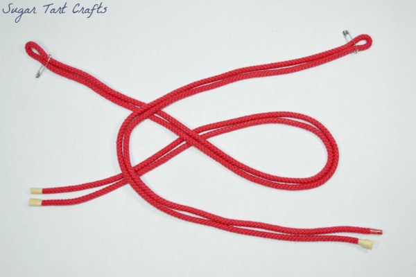 Идея декора одежды шнуром