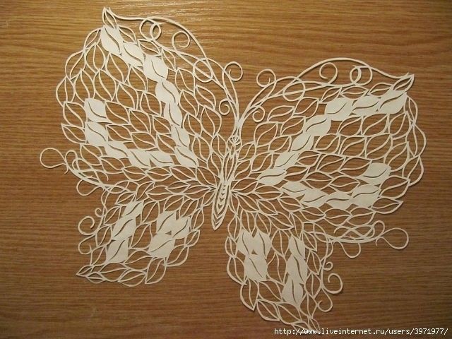 ​Изумительной красоты бабочки, вырезанные из бумаги
