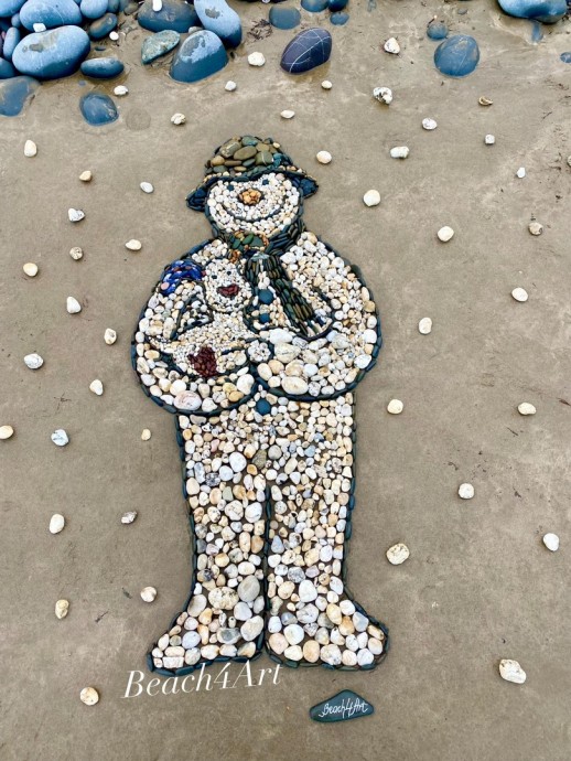 Невероятные произведения искусства из природных материалов на берегу