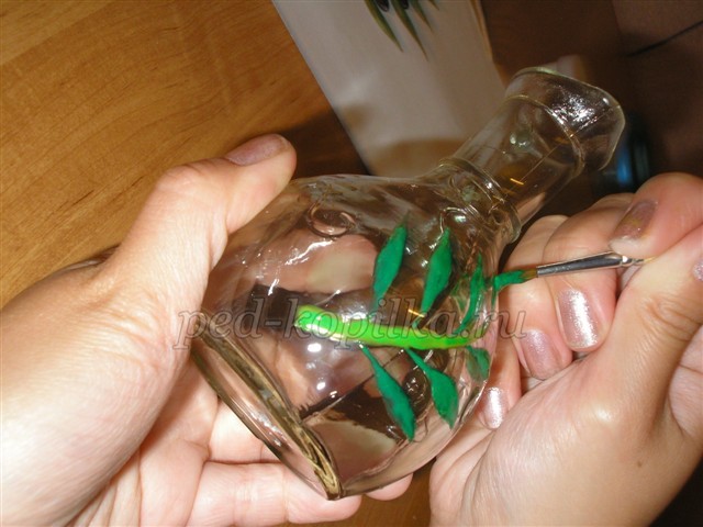 Роспись стеклянного кувшина: мастер-класс