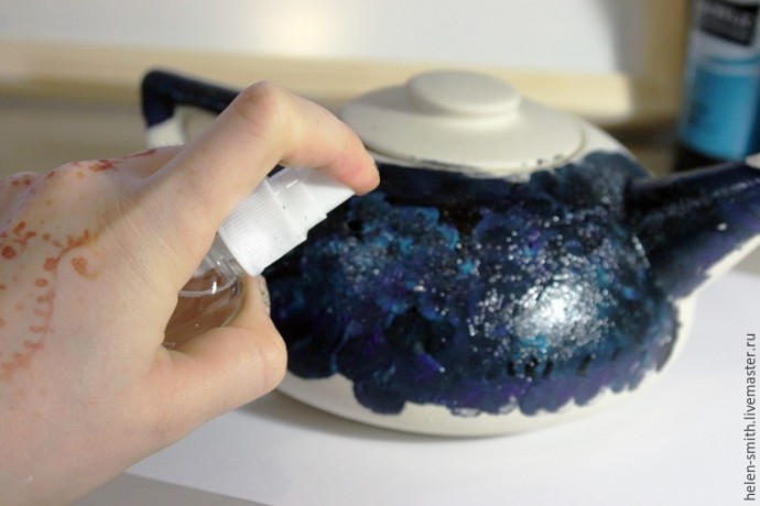 ​Как нарисовать космос акриловыми красками на керамике: мастер-класс