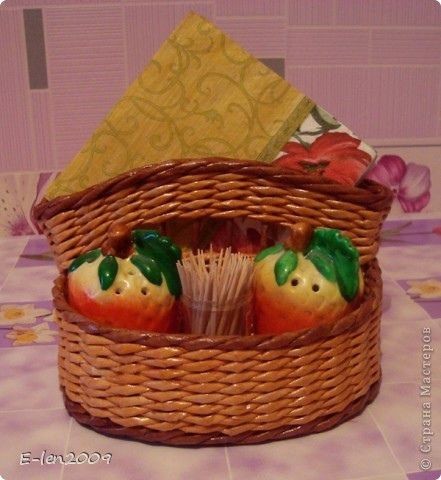 Коробочка для специй из газетных трубочек