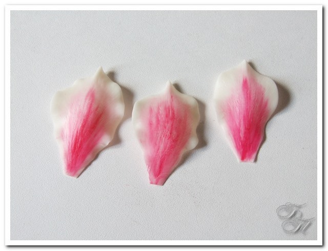 Магнолия из холодного фарфора