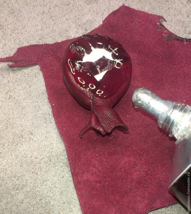 Гранат из кожи Гранат из кожи