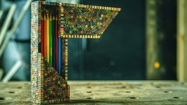 Пенал из цветных карандашей