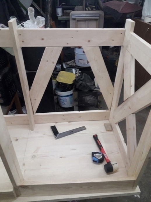 Самодельный письменный стол в детскую