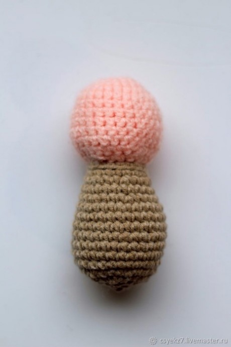 ​Вяжем забавного Деда Мороза крючком: мастер-класс