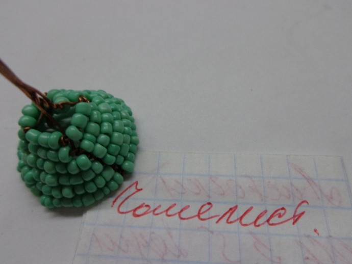 ​Милые ромашки из бисера