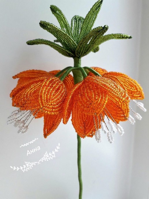 Оригинальный цветок из бисера