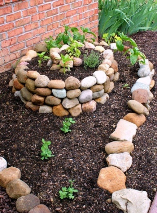 ​Как эффектно украсить камнями дачу или двор
