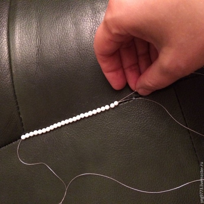 Кисть из бусин для сотуара