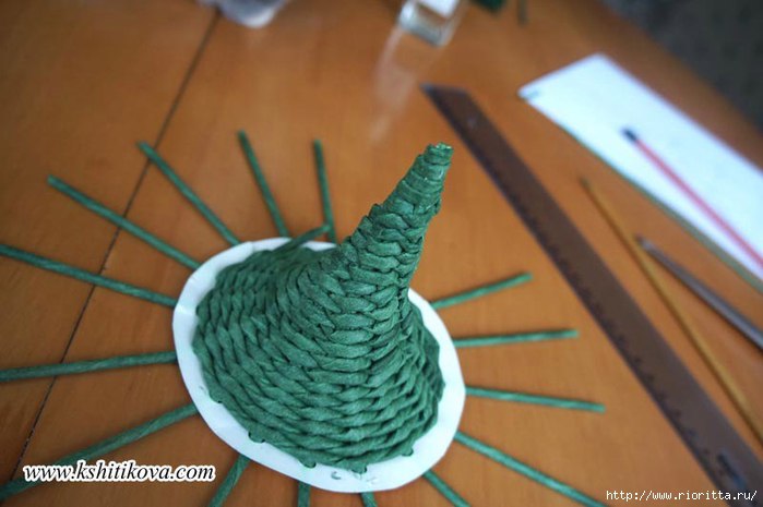 ​Елочка из бумажной лозы