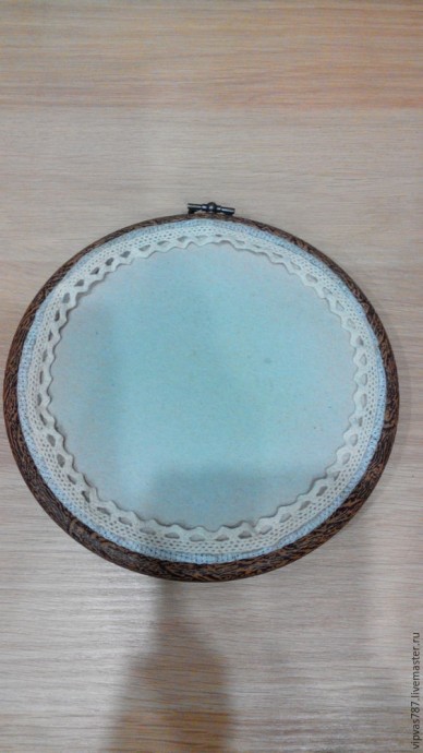 Вышитые желуди