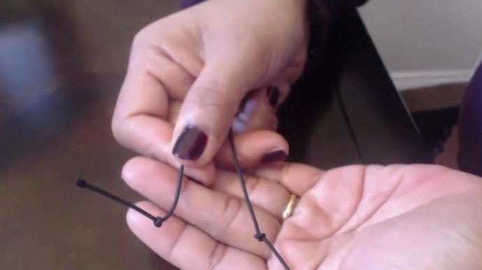 Необычные украшения из английских булавок