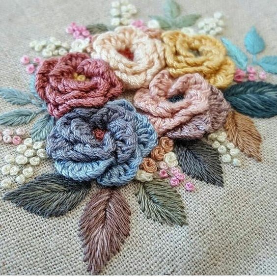 ​Объемная вышивка цветка