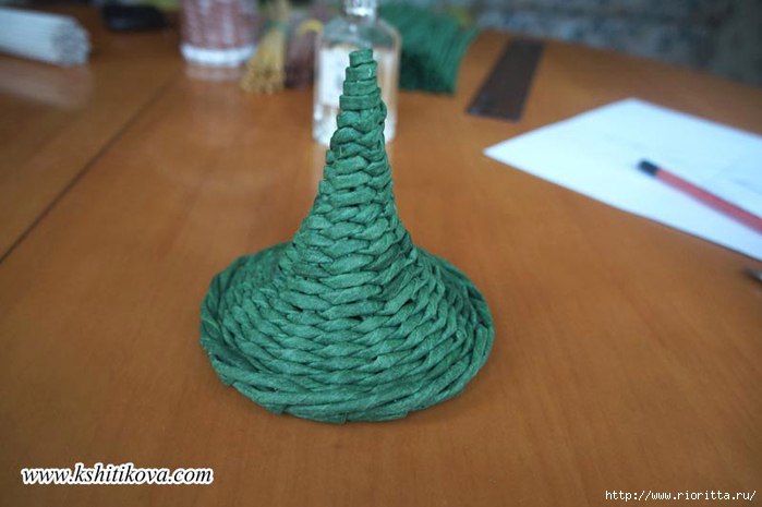 ​Елочка из бумажной лозы