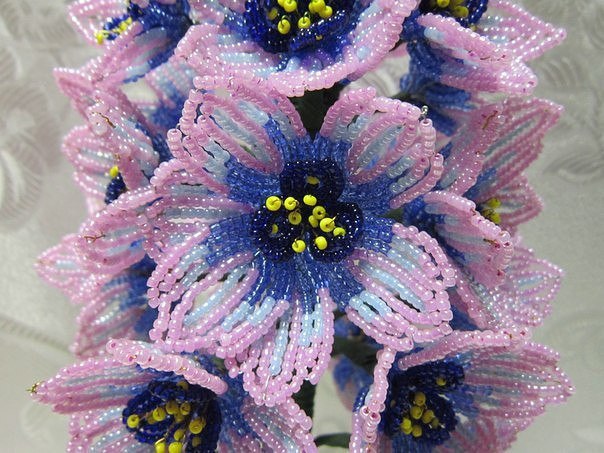 Красивый цветок из бисера: гиацинт