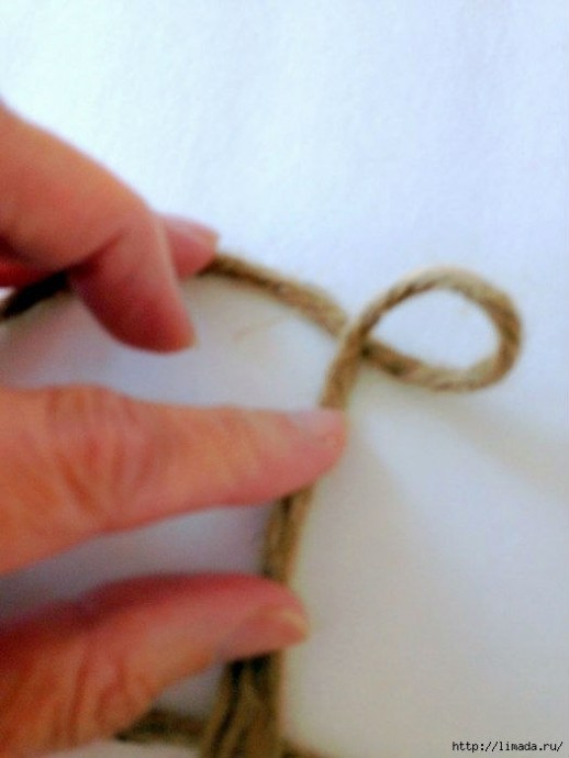 Простая гирлянда из джута в деревенском стиле