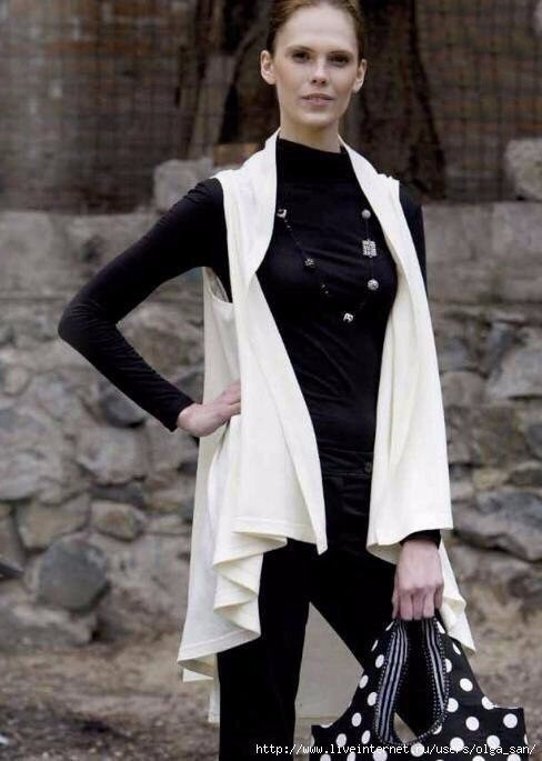 ​Красивая безрукавка, которая шьётся в два счёта