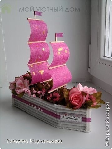 Кораблики из коктейльных трубочек