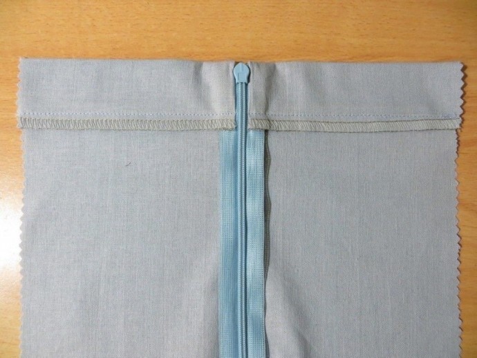Обработка верха юбки: притачная молния до верха