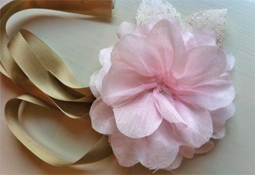 Пион из лент и батиста: мастер-класс