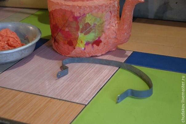 Необычный чайник-светильник из папье-маше