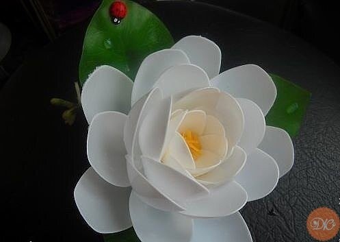 Декор из пластиковых ложек