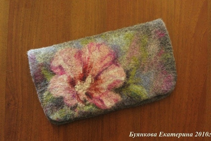 Чехлы для телефонов в технике шерстяной акварели: идеи