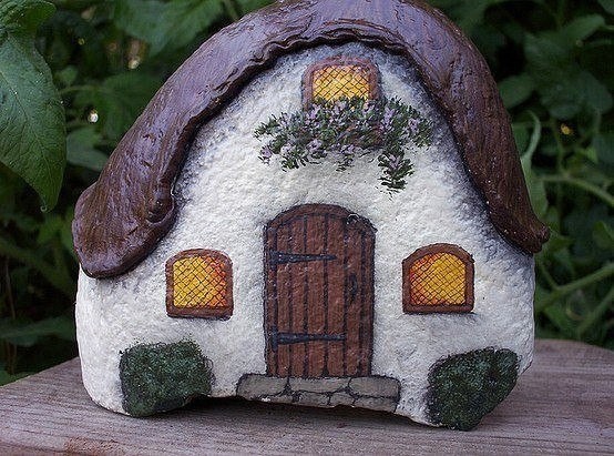 Милые домики: роспись камней