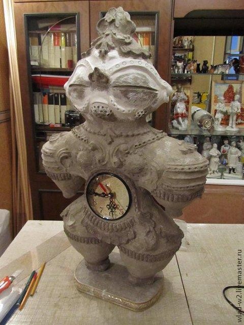 Скульптура Догу из папье-маше