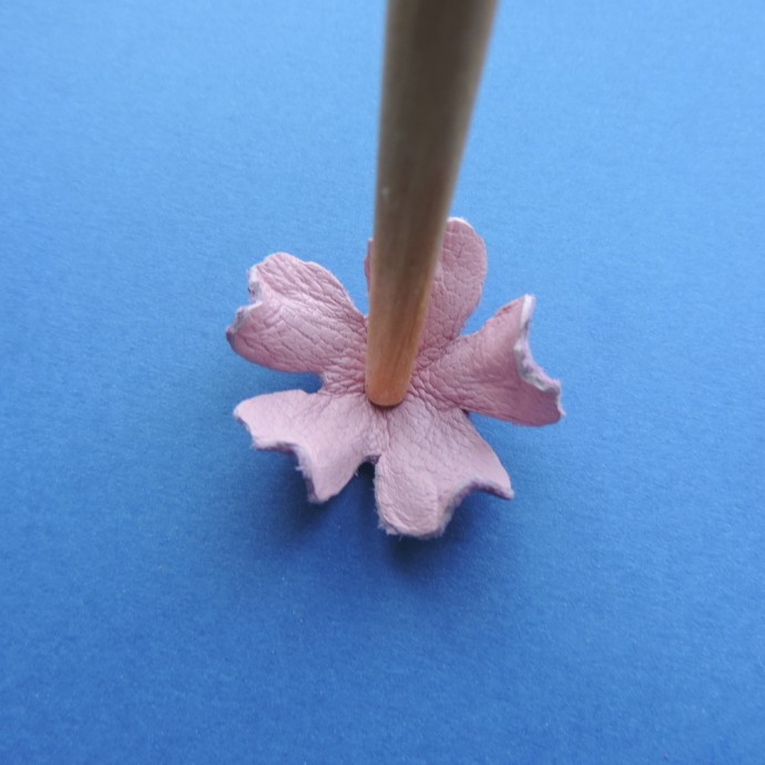 Розочка из кожи