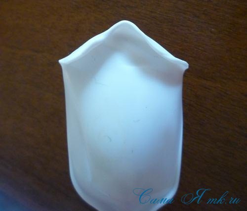 Роза из пластиковых ложек