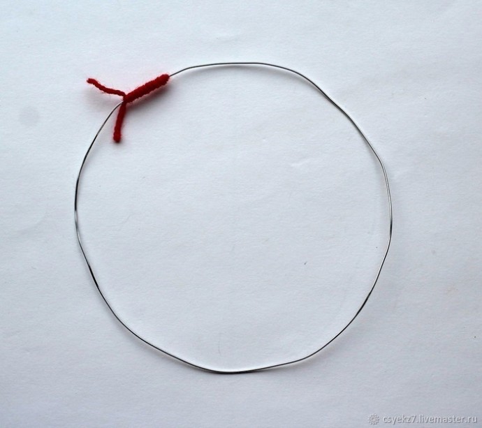 ​Вяжем забавного Деда Мороза крючком: мастер-класс