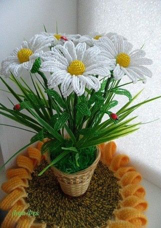 Букет ромашек из бисера